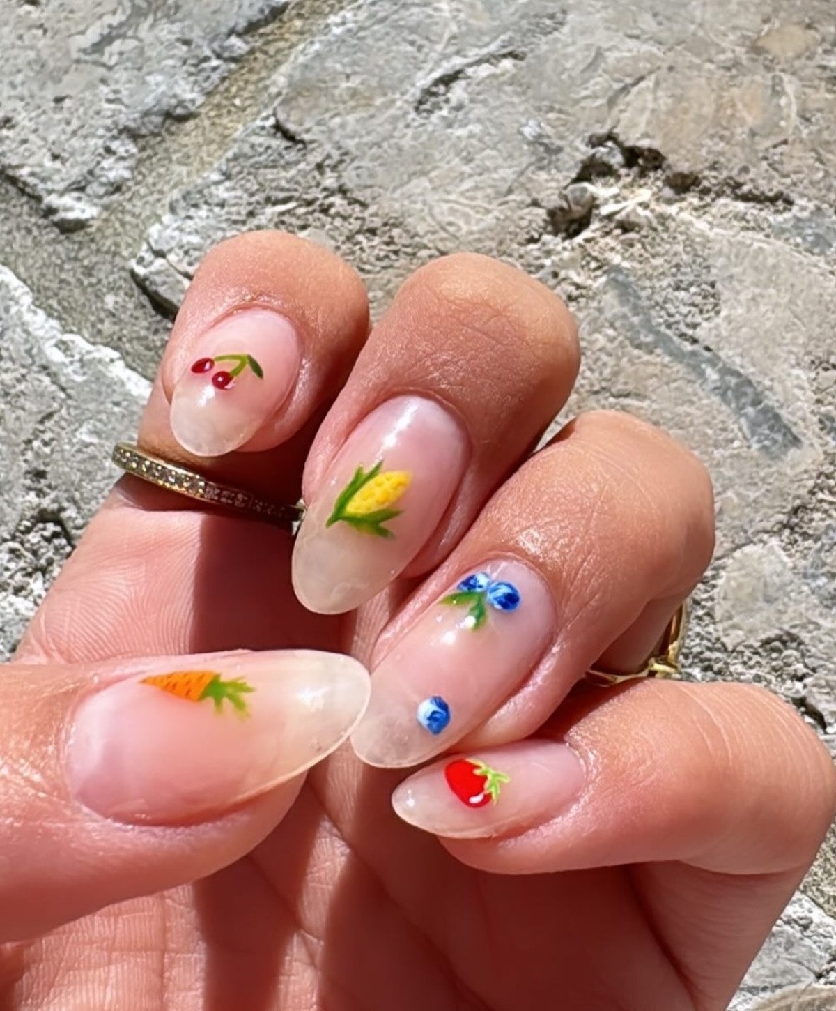 mot-son-mong-tay-chua-lanh-gan-day-cua-gioi-tre_-anh-2